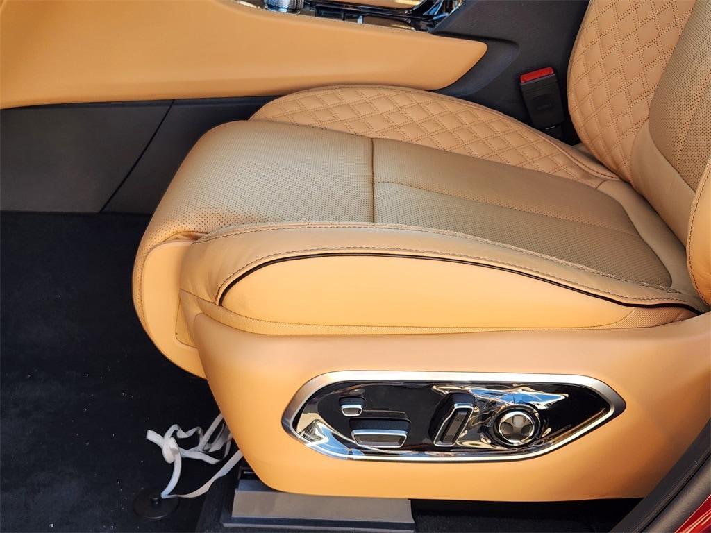 new 2025 Jeep Grand Cherokee car, priced at $56,995