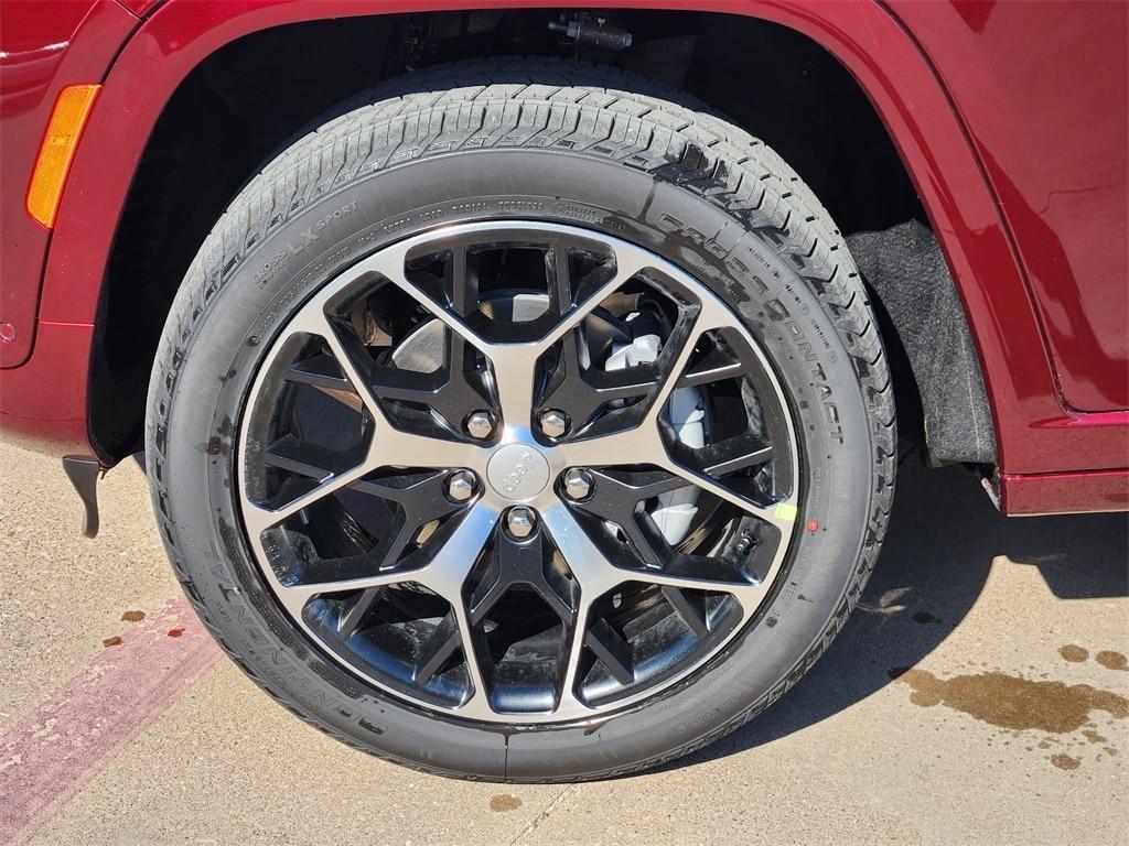 new 2025 Jeep Grand Cherokee car, priced at $56,995