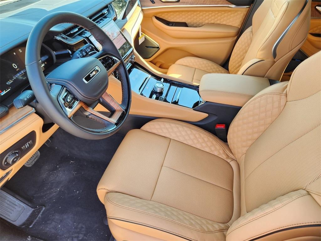 new 2025 Jeep Grand Cherokee car, priced at $56,995