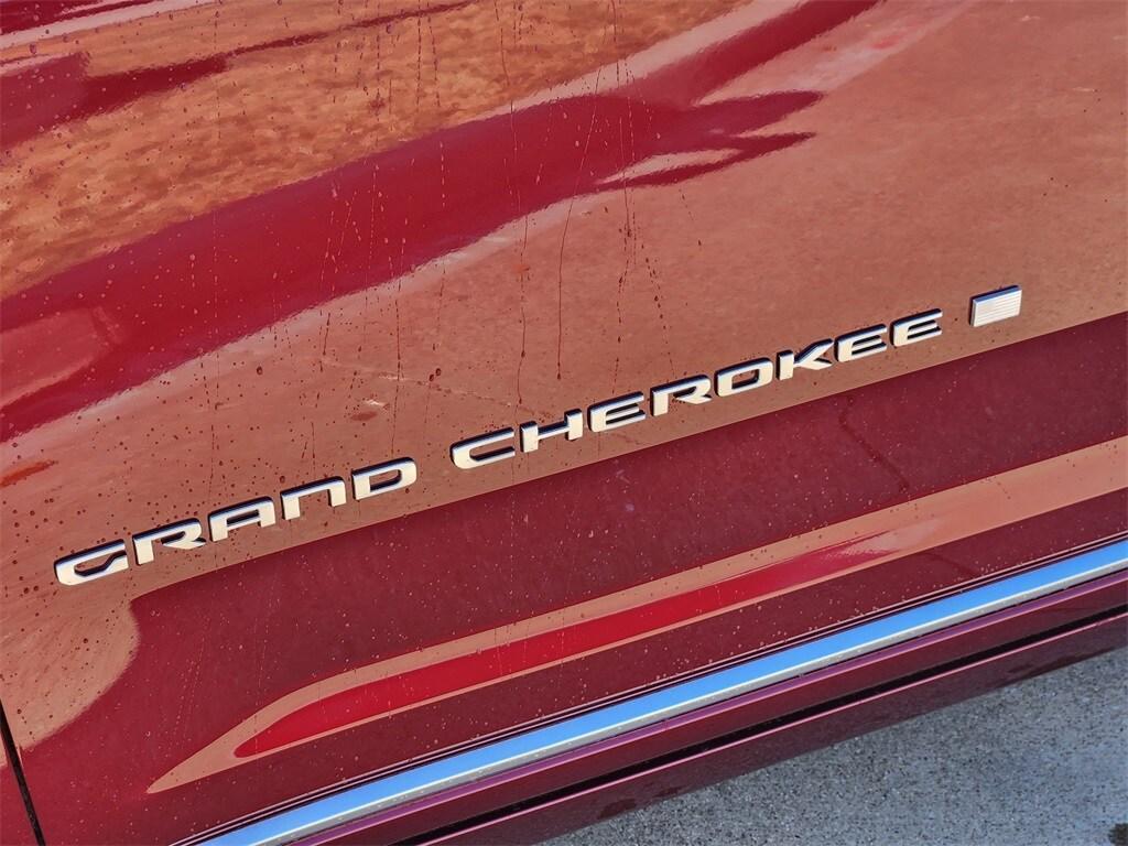 new 2025 Jeep Grand Cherokee car, priced at $56,995