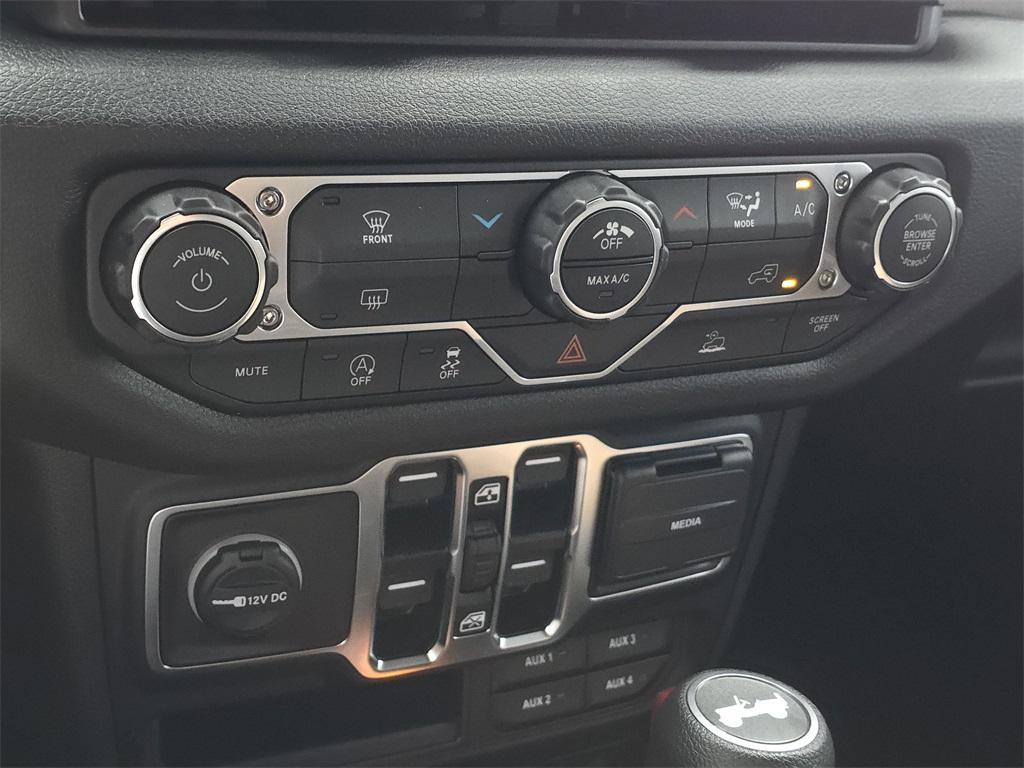 new 2025 Jeep Wrangler car, priced at $48,898