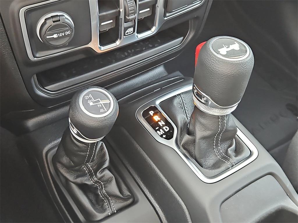 new 2025 Jeep Wrangler car, priced at $45,954