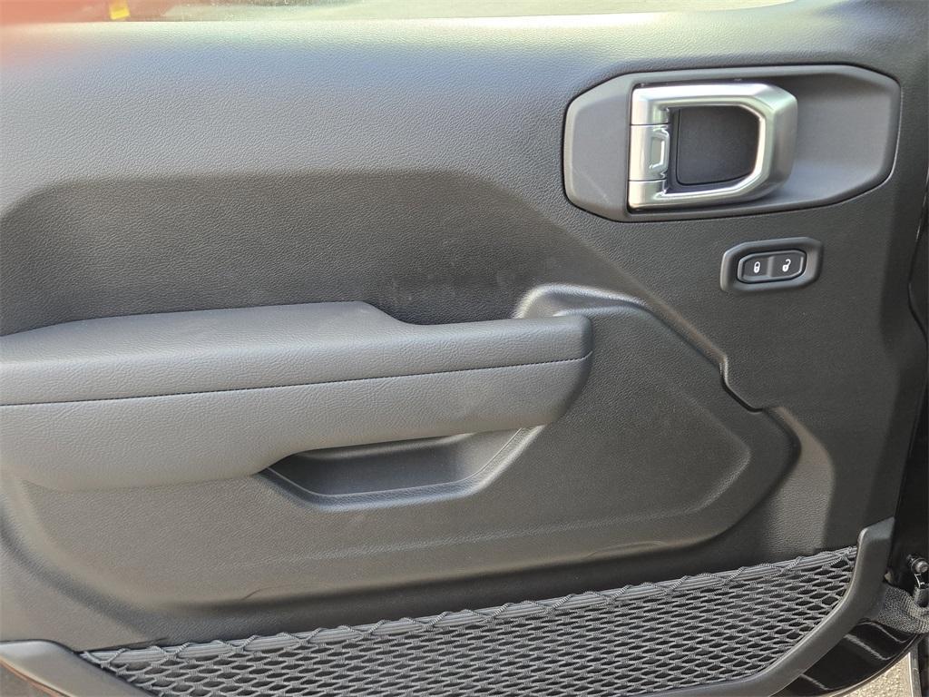 new 2026 Jeep Wrangler car, priced at $37,425