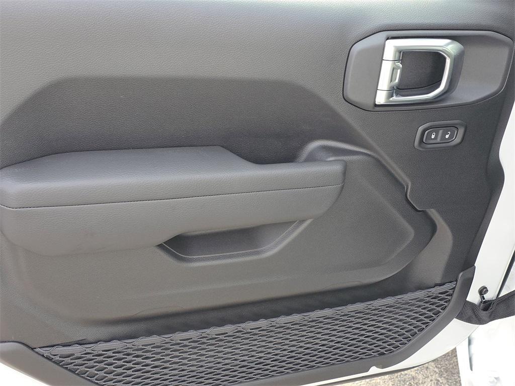 new 2026 Jeep Wrangler car, priced at $39,832