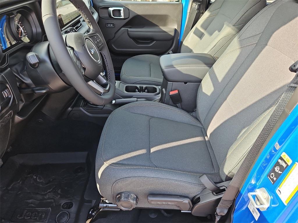 new 2025 Jeep Wrangler car, priced at $45,954