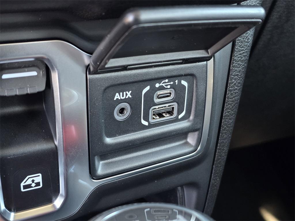 new 2026 Jeep Wrangler car, priced at $37,425