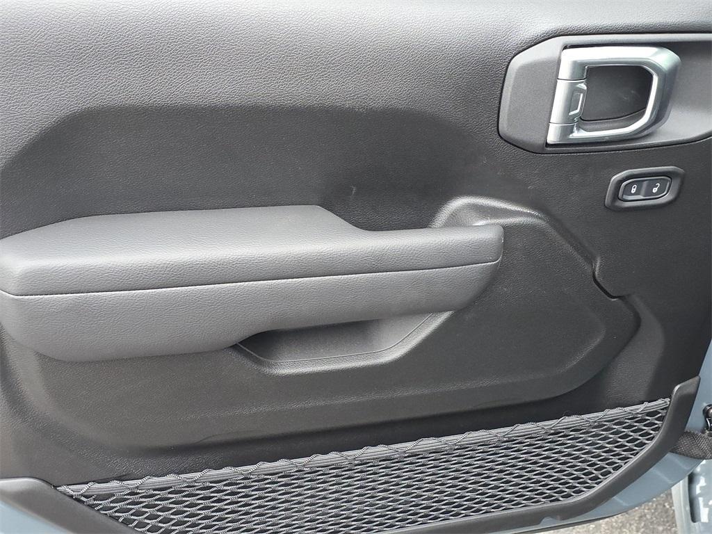 new 2026 Jeep Wrangler car, priced at $37,425