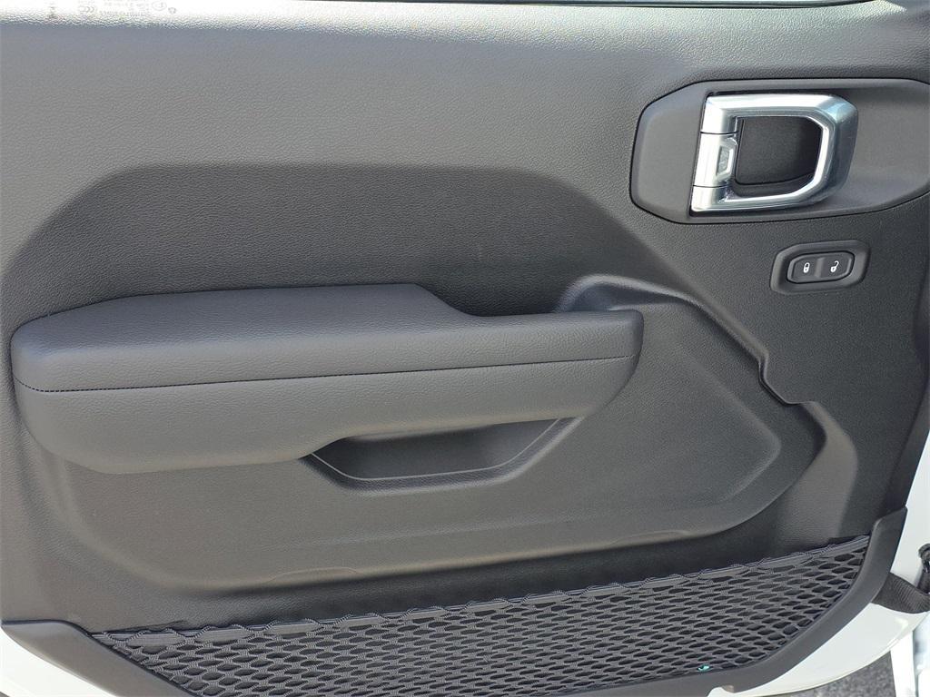 new 2026 Jeep Wrangler car, priced at $39,832