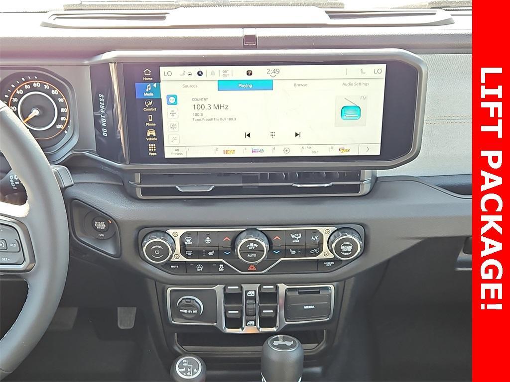 new 2025 Jeep Wrangler car, priced at $46,788