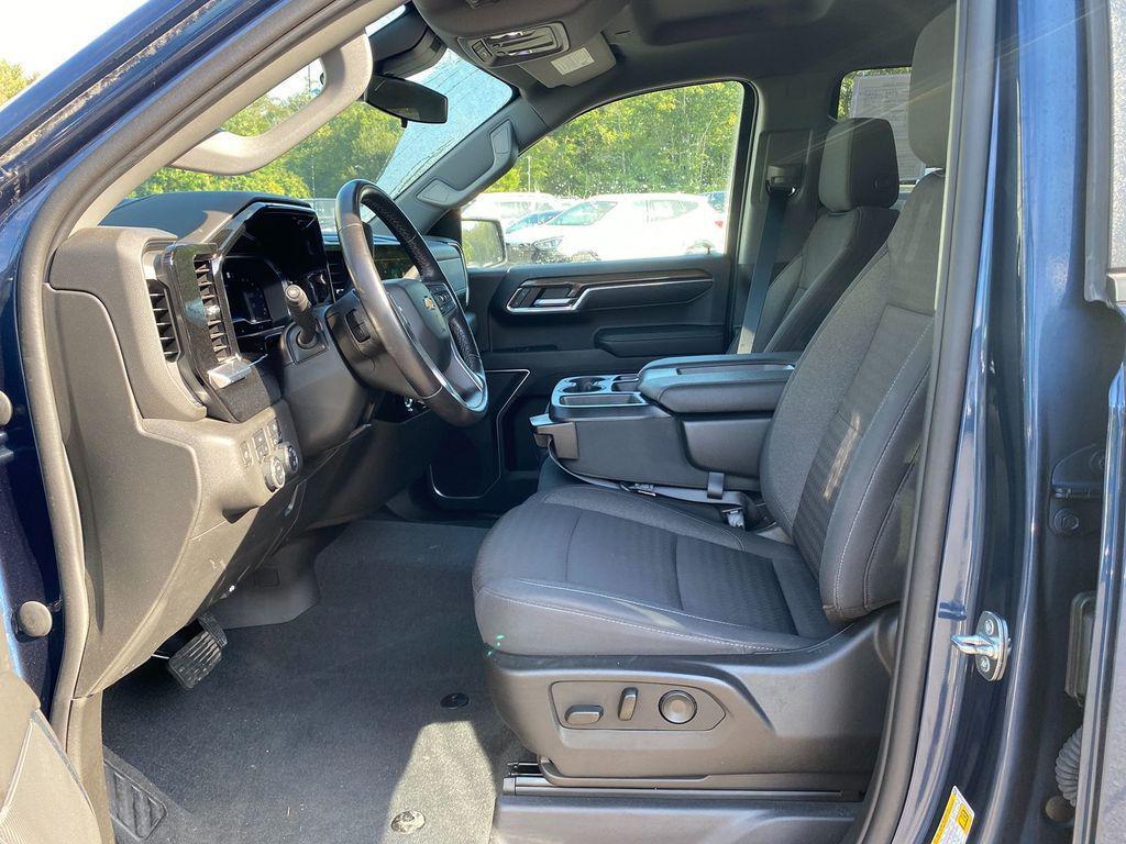 used 2022 Chevrolet Silverado 1500 car, priced at $37,995