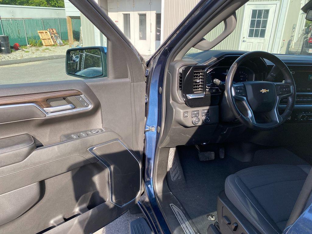 used 2022 Chevrolet Silverado 1500 car, priced at $37,995
