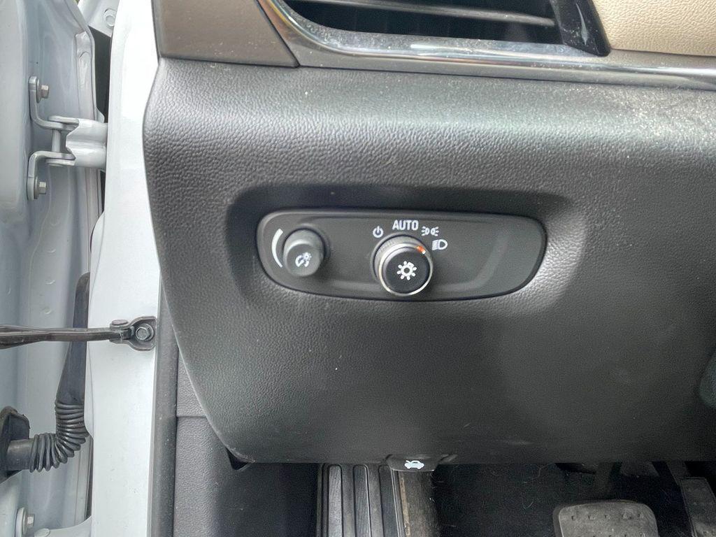 used 2023 Chevrolet Traverse car, priced at $29,624
