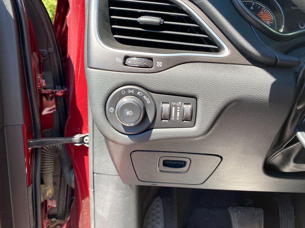 used 2019 Jeep Cherokee car, priced at $25,995