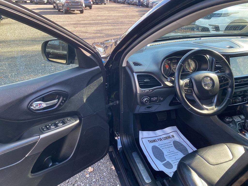 used 2019 Jeep Cherokee car, priced at $20,995