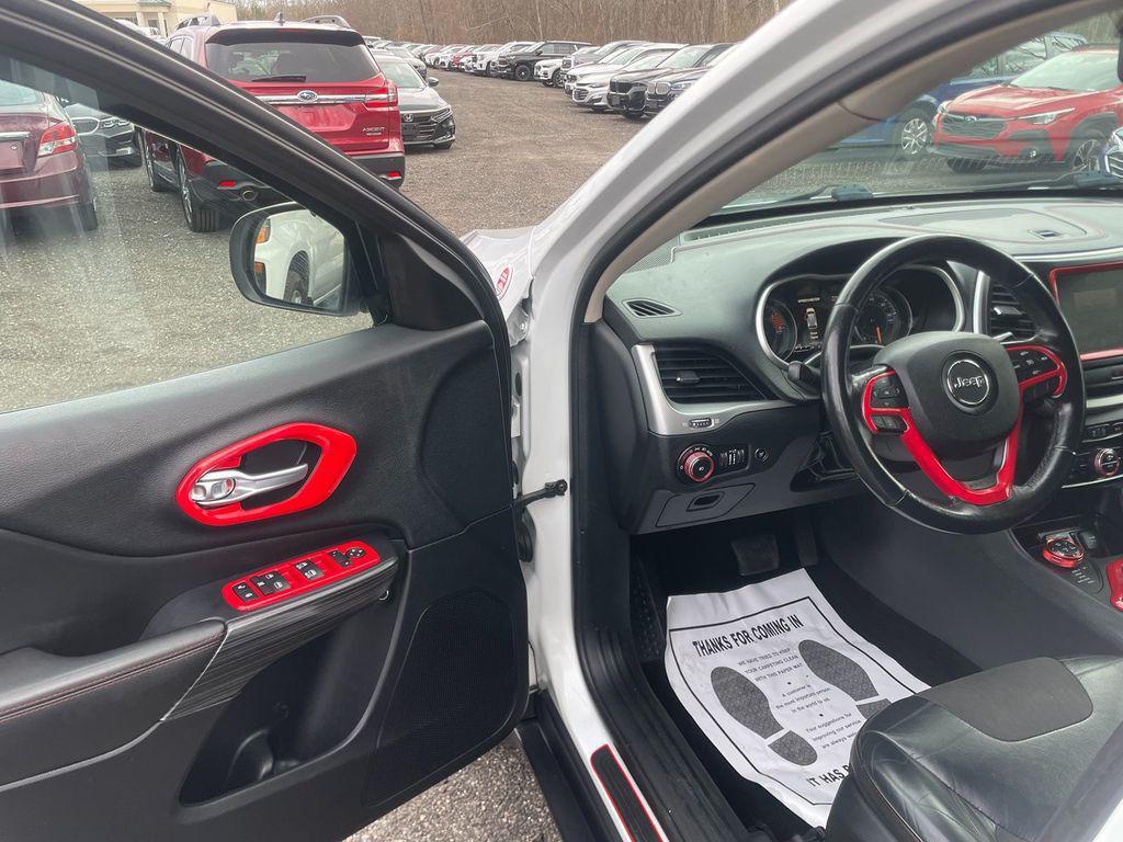 used 2016 Jeep Cherokee car, priced at $11,865