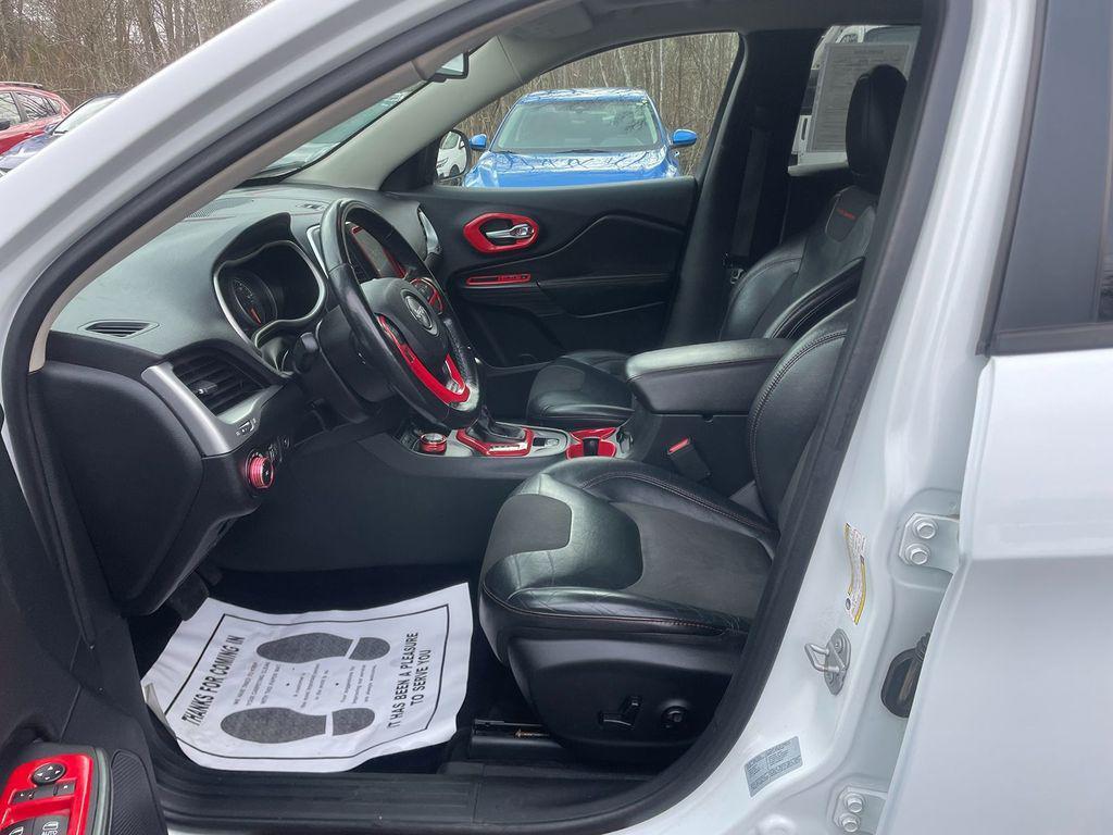 used 2016 Jeep Cherokee car, priced at $11,865