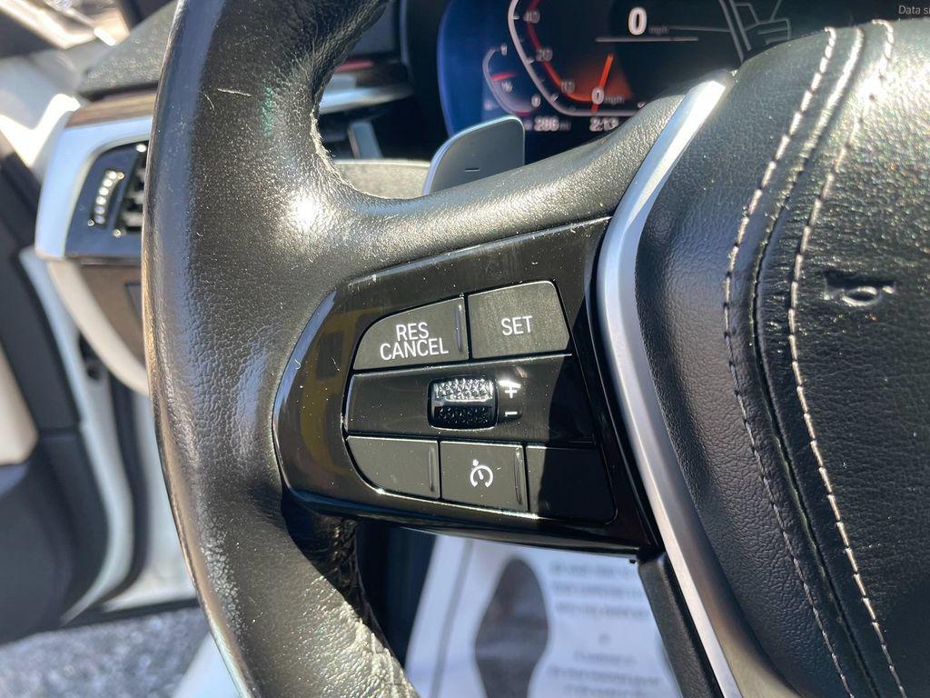 BMW 5 Series view 16