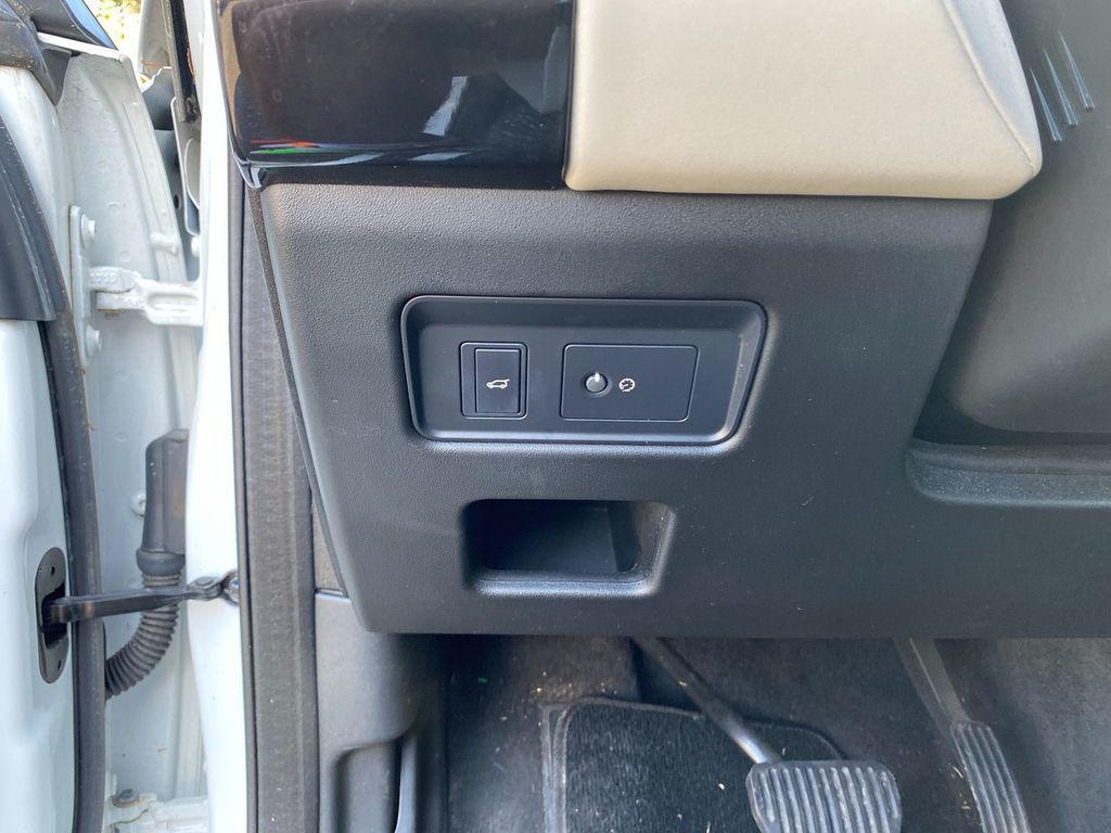 used 2020 Land Rover Discovery car, priced at $22,728