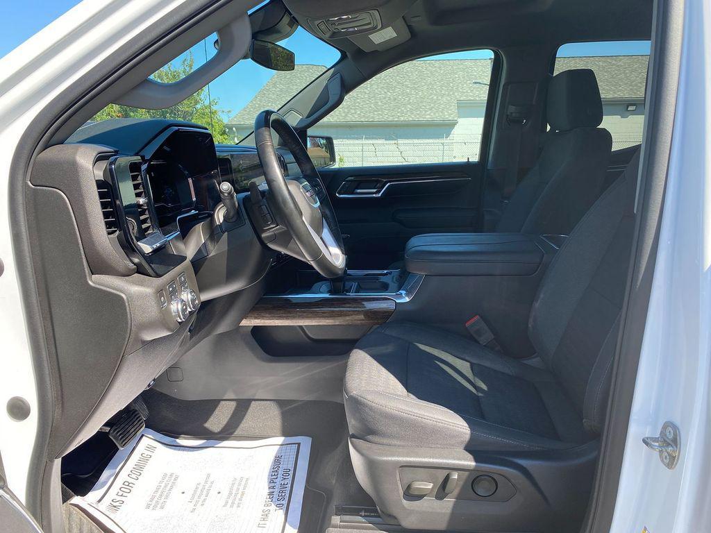 used 2023 GMC Sierra 1500 car, priced at $30,995