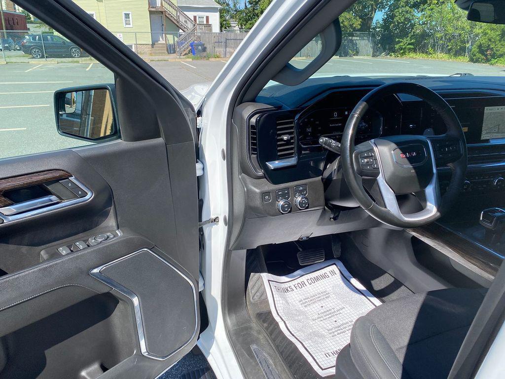 used 2023 GMC Sierra 1500 car, priced at $30,995