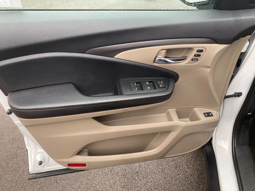 used 2022 Honda Pilot car, priced at $29,555