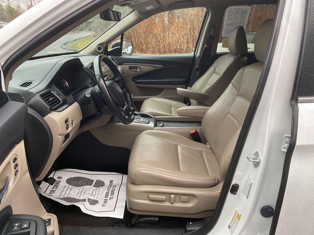 used 2022 Honda Pilot car, priced at $29,555