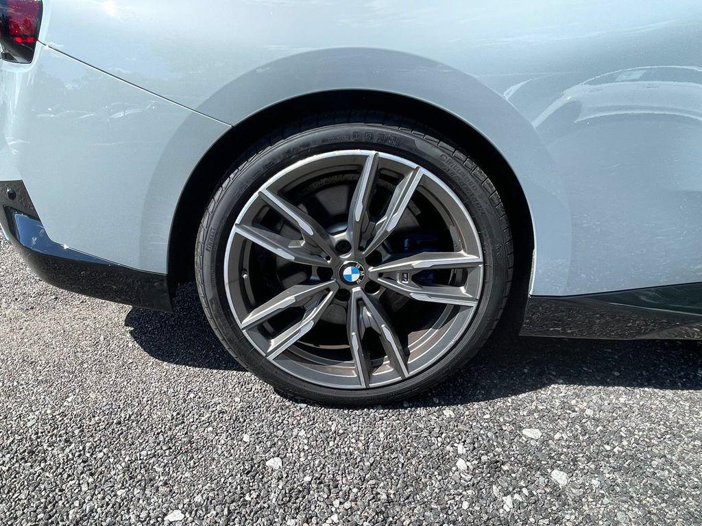 BMW 2 Series view 30