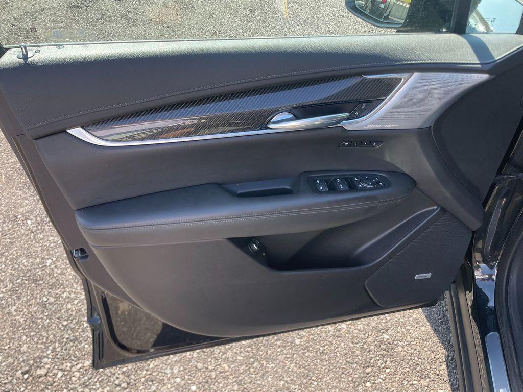 used 2021 Cadillac XT6 car, priced at $30,198