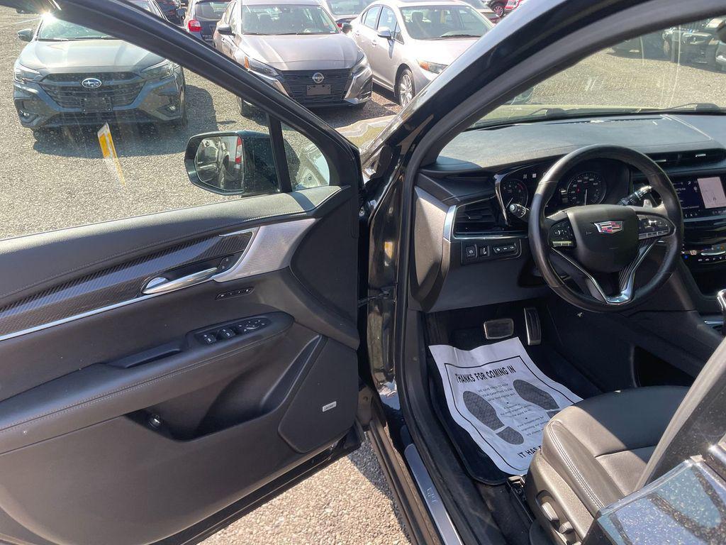 used 2021 Cadillac XT6 car, priced at $30,198