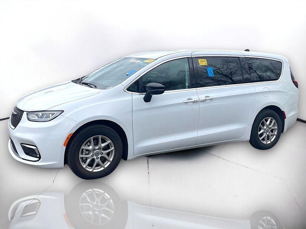 used 2024 Chrysler Pacifica car, priced at $30,098