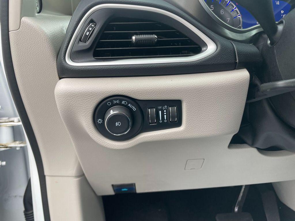 used 2024 Chrysler Pacifica car, priced at $30,098