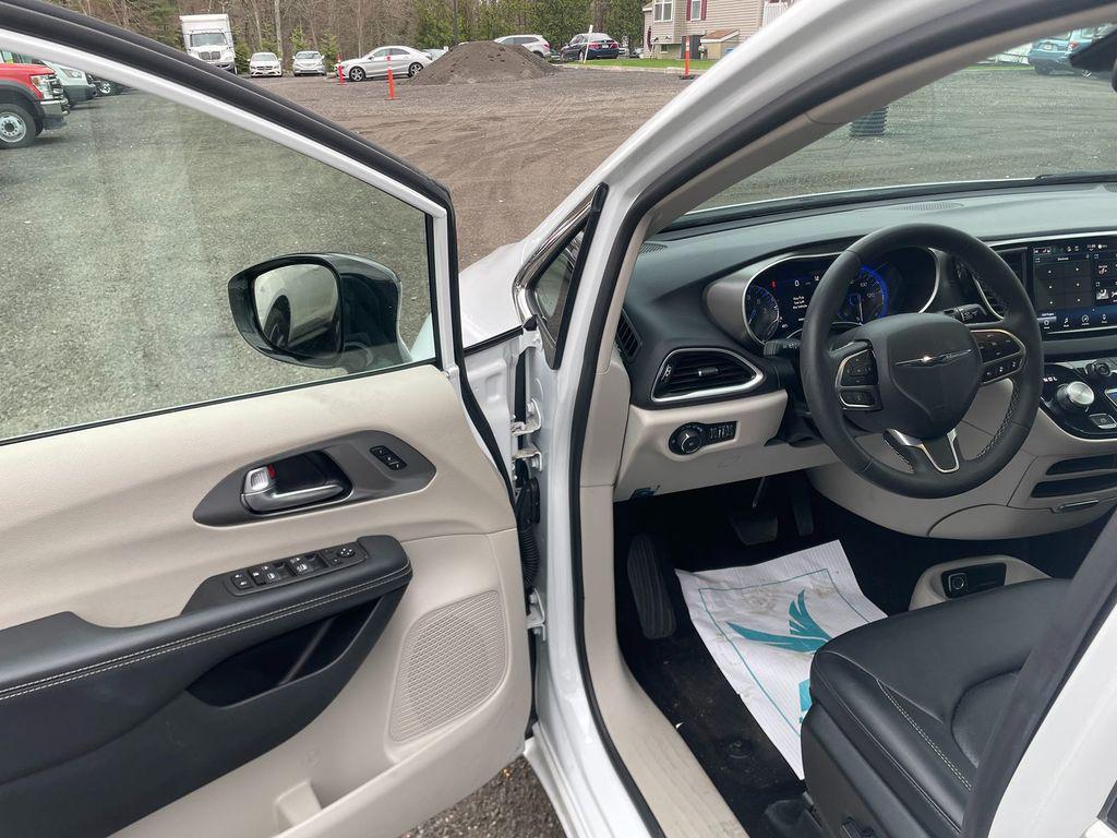 used 2024 Chrysler Pacifica car, priced at $30,098