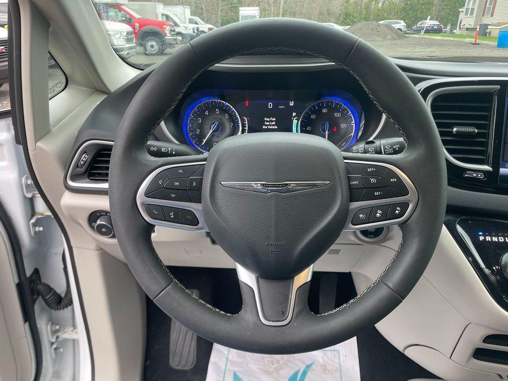 used 2024 Chrysler Pacifica car, priced at $30,098
