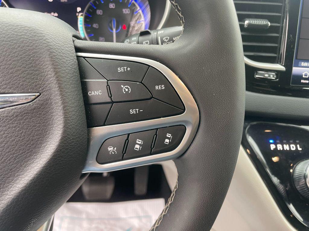 used 2024 Chrysler Pacifica car, priced at $30,098