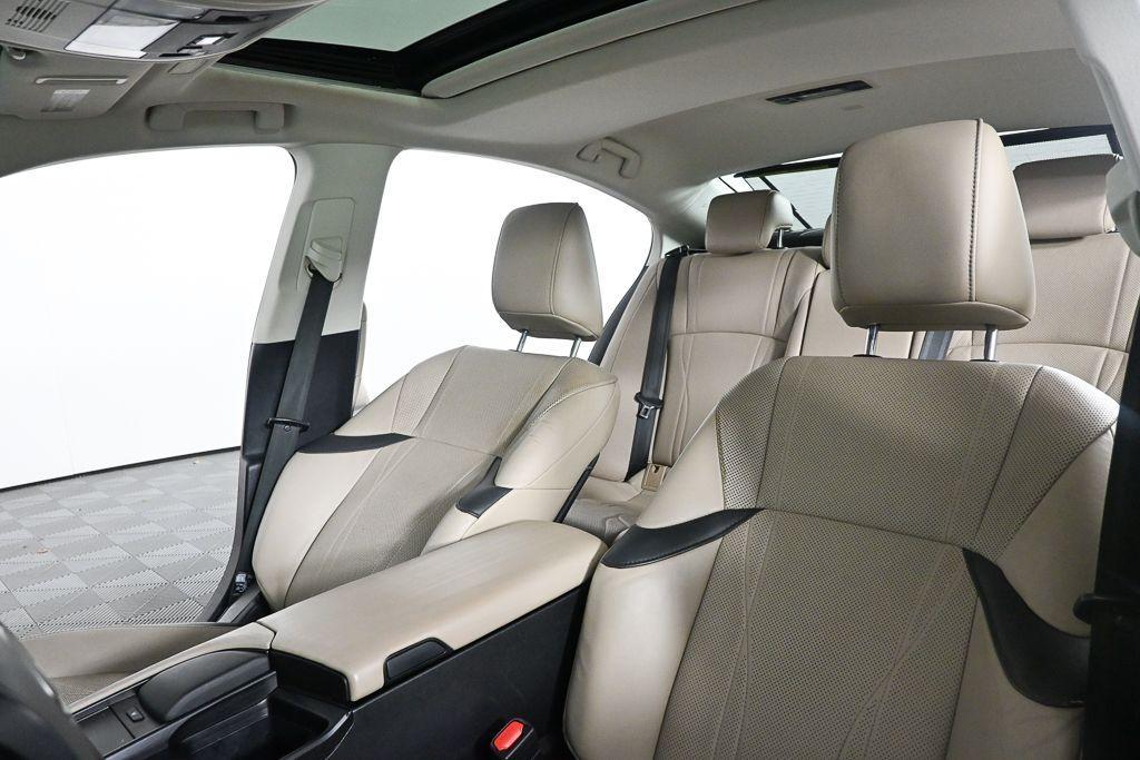 used 2020 Lexus ES 300h car, priced at $34,786