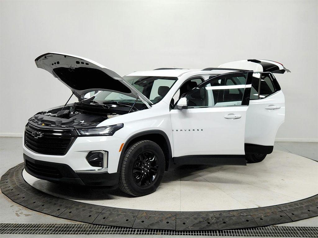 used 2022 Chevrolet Traverse car, priced at $18,836