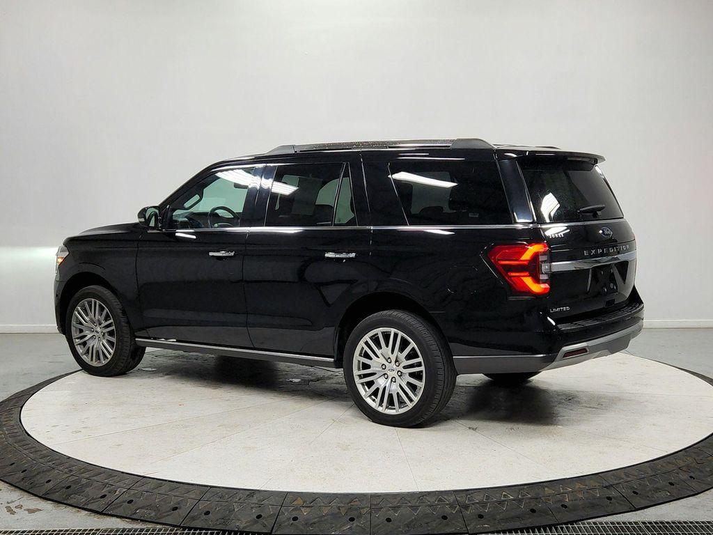 used 2024 Ford Expedition car, priced at $41,986