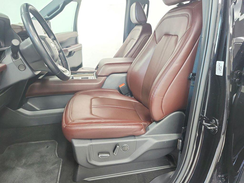 used 2024 Ford Expedition car, priced at $38,338