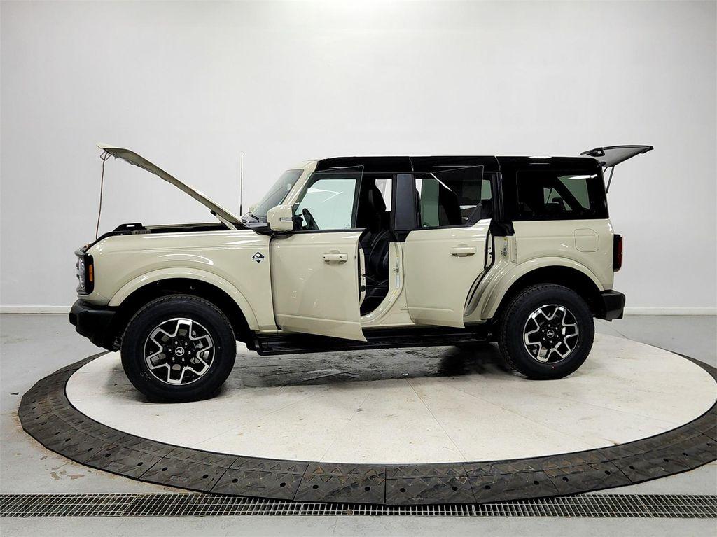 new 2025 Ford Bronco car, priced at $52,275