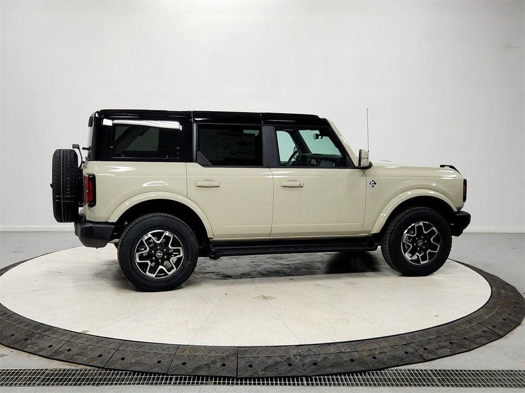 new 2025 Ford Bronco car, priced at $52,275