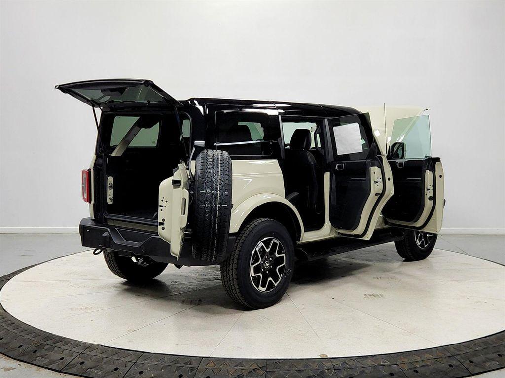 new 2025 Ford Bronco car, priced at $52,275