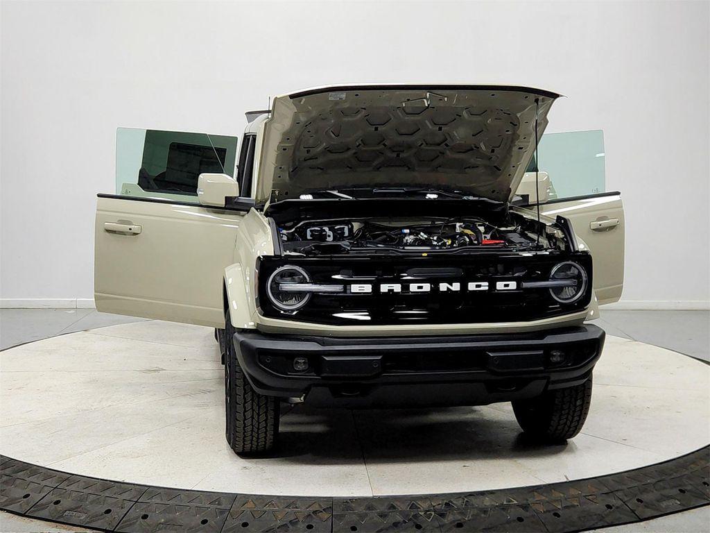 new 2025 Ford Bronco car, priced at $52,275