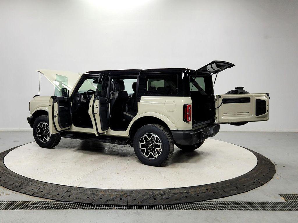 new 2025 Ford Bronco car, priced at $52,275
