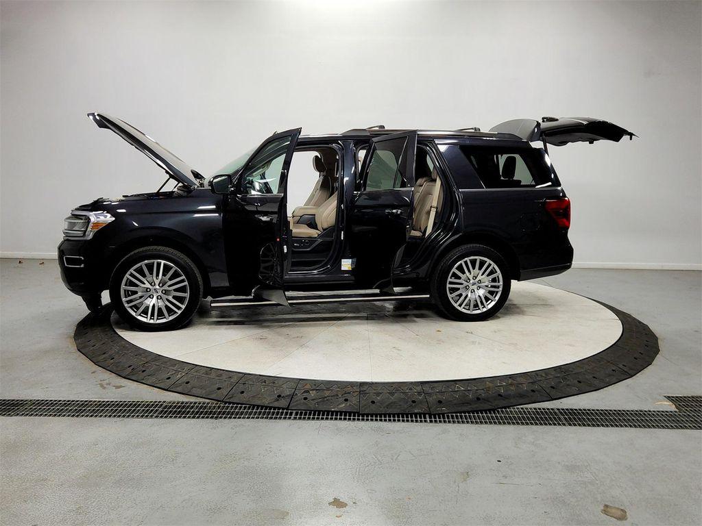 used 2024 Ford Expedition car, priced at $43,463