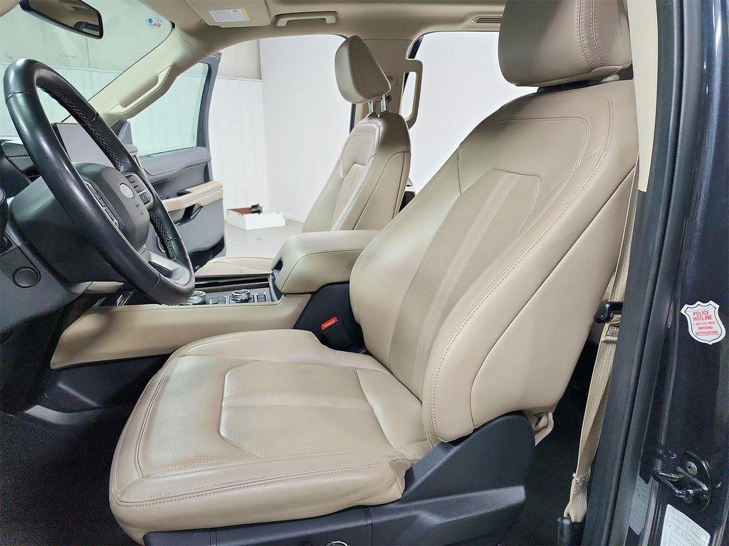 used 2024 Ford Expedition car, priced at $43,463