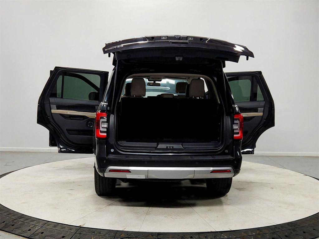 used 2024 Ford Expedition car, priced at $43,463
