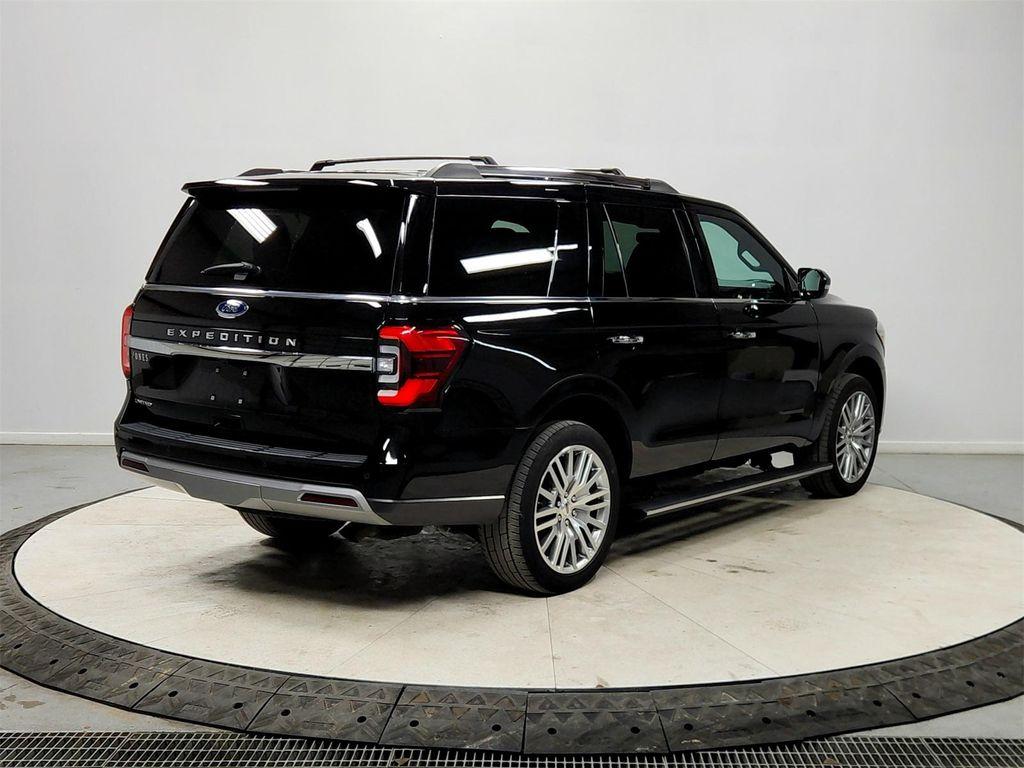 used 2024 Ford Expedition car, priced at $43,397