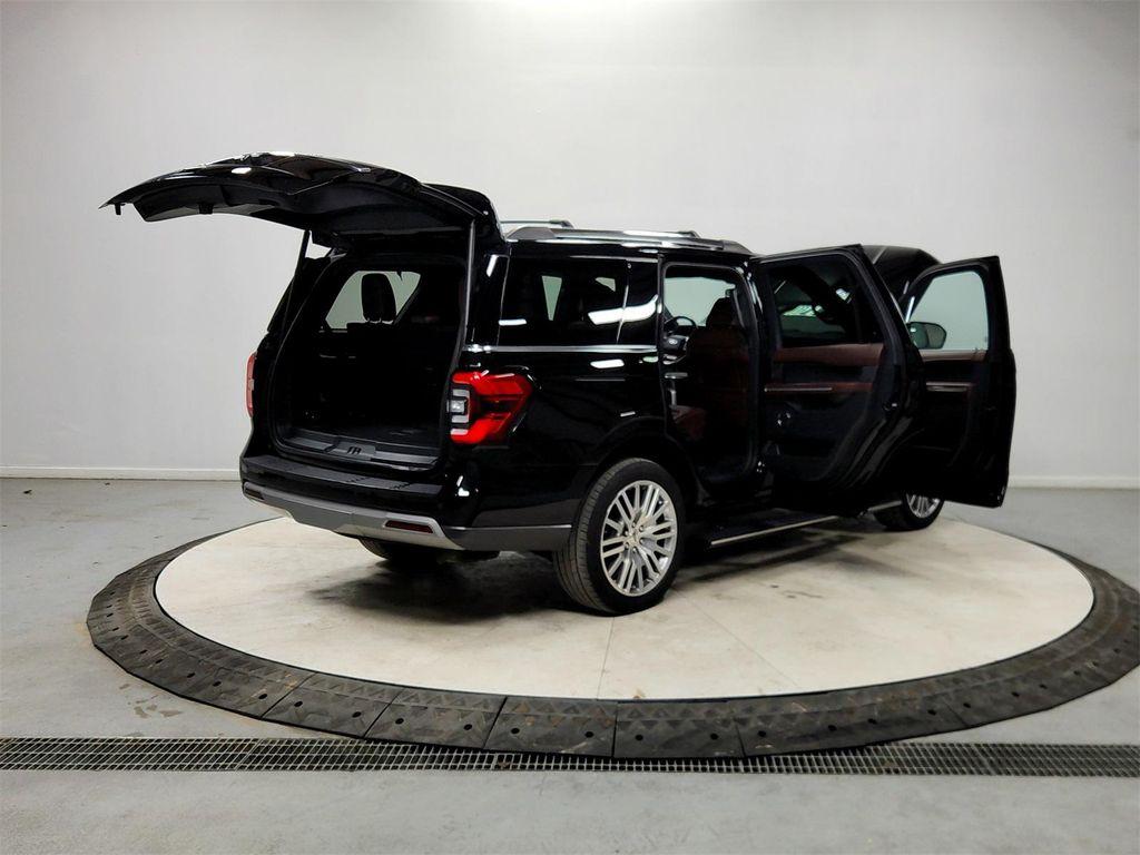 used 2024 Ford Expedition car, priced at $43,397