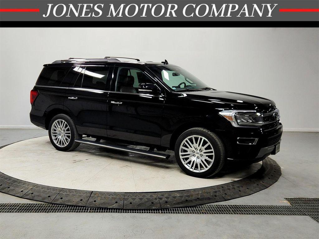 used 2024 Ford Expedition car, priced at $43,397