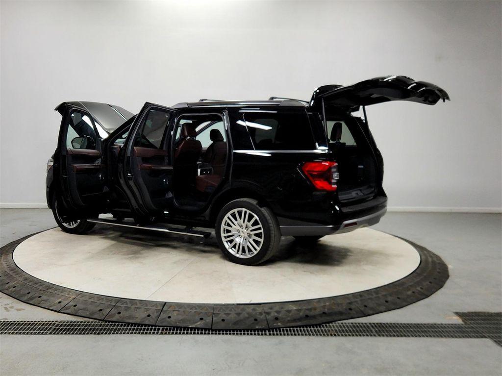 used 2024 Ford Expedition car, priced at $43,397
